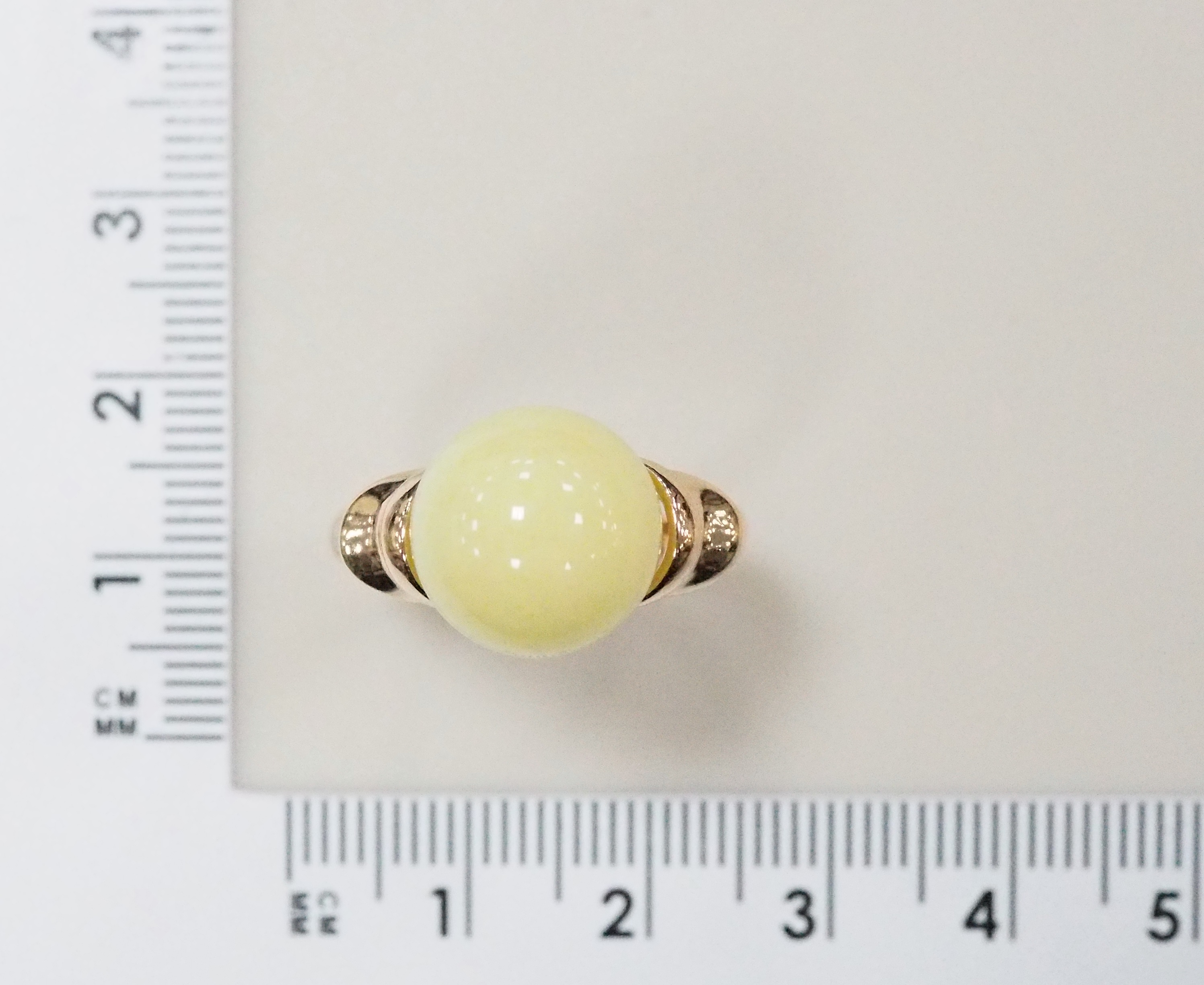 Серебряное кольцо с янтарем